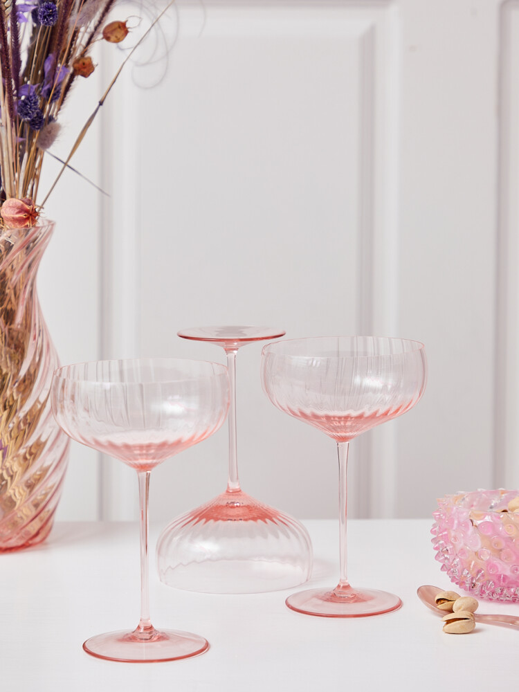 wine glass, red wine glass, white wine glass, remix by Sophie, mouth-blown wine glass, drill cover, pink wine glass.