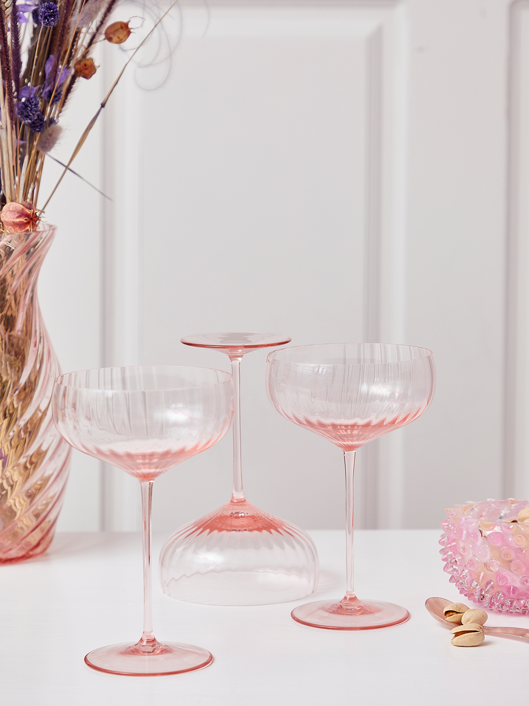 wine glass, red wine glass, white wine glass, remix by Sophie, mouth-blown wine glass, drill cover, pink wine glass.