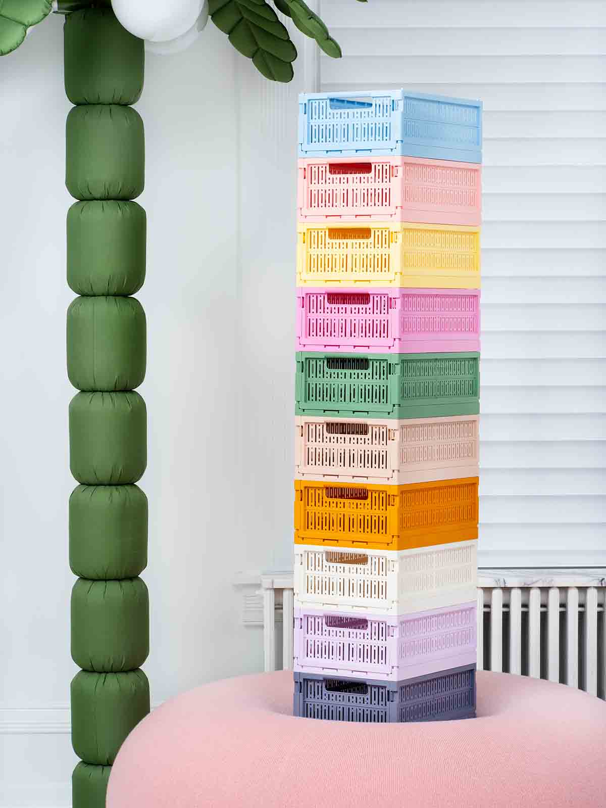 Made crate boxes made of recycled plastic midi boxes in different colors.