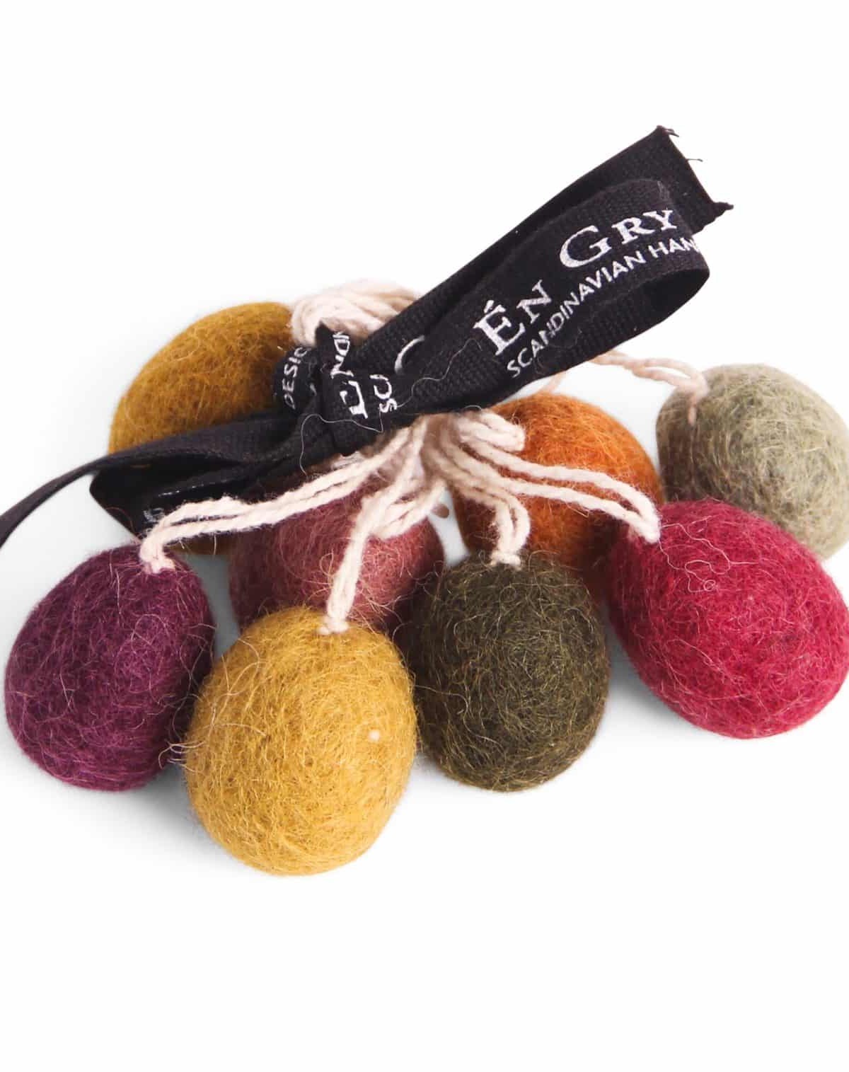 Easter eggs, Easter eggs in wool, marbled felt eggs, Easter decorations, ornaments to hang, a pot & sif ornaments, one pot & sofie, remix by sofie, fairtrade
