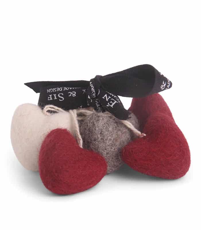 Christmas hearts, hearts in wool, felted hearts, felted Christmas hearts., one pot & sif, one pot & sif, felt Christmas decorations, Christmas decorations in felt, felt from Nepal