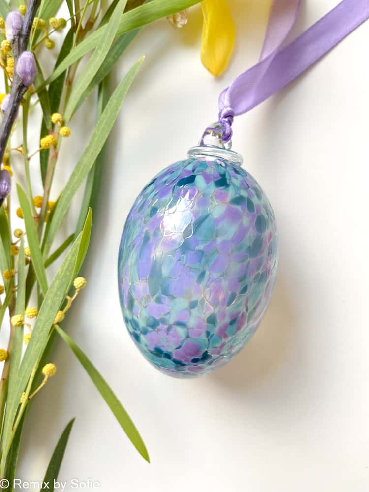 Anna von Lipa Easter eggs, glass eggs, glass eggs, mouth-blown opal eggs, Easter decorations, easter eggs.