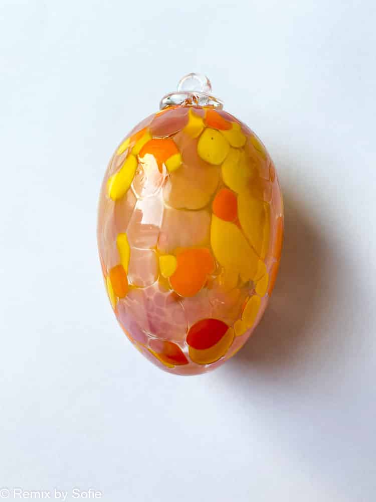 Anna von Lipa Easter eggs, glass eggs, glass eggs, mouth-blown opal eggs, Easter decorations, easter eggs.
