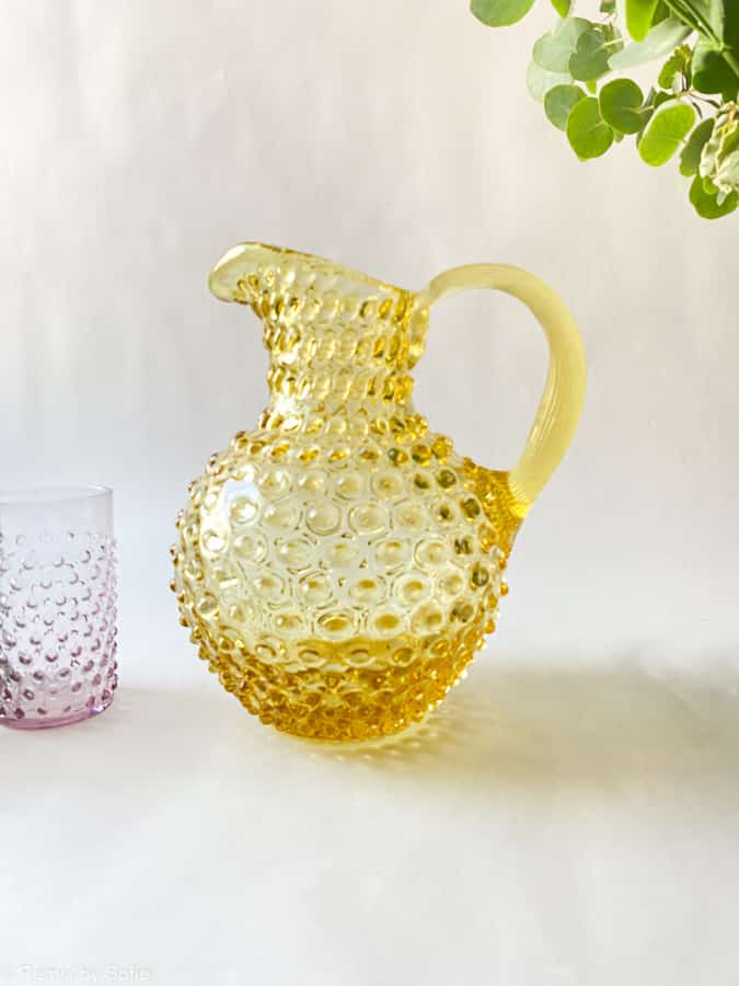 2 liters jug in yellow, lemon yellow, remix by sofie, 2 liters jug in lemon, anna von lipa hedgehog jug, jug in hedgehog glass, anna von lipa dealer, anna von lipa jug, anna von lipa hedgehog jug, hedgehog jug, hedgehog jug,hobnail jug,hobnail glass,hobnail glass jug
