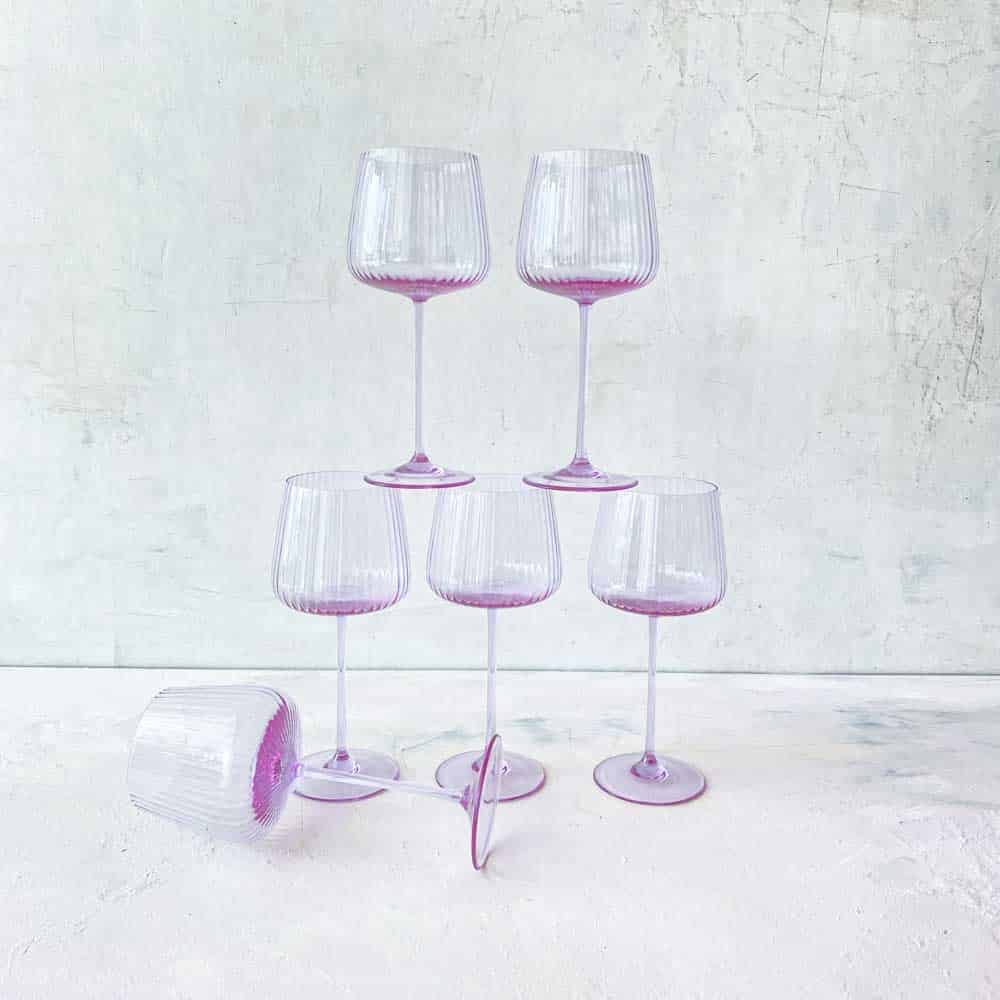 wine glasses, anna von lipa wine glasses, ripple wine glasses, purple wine glasses, remix by Sofia, table setting.