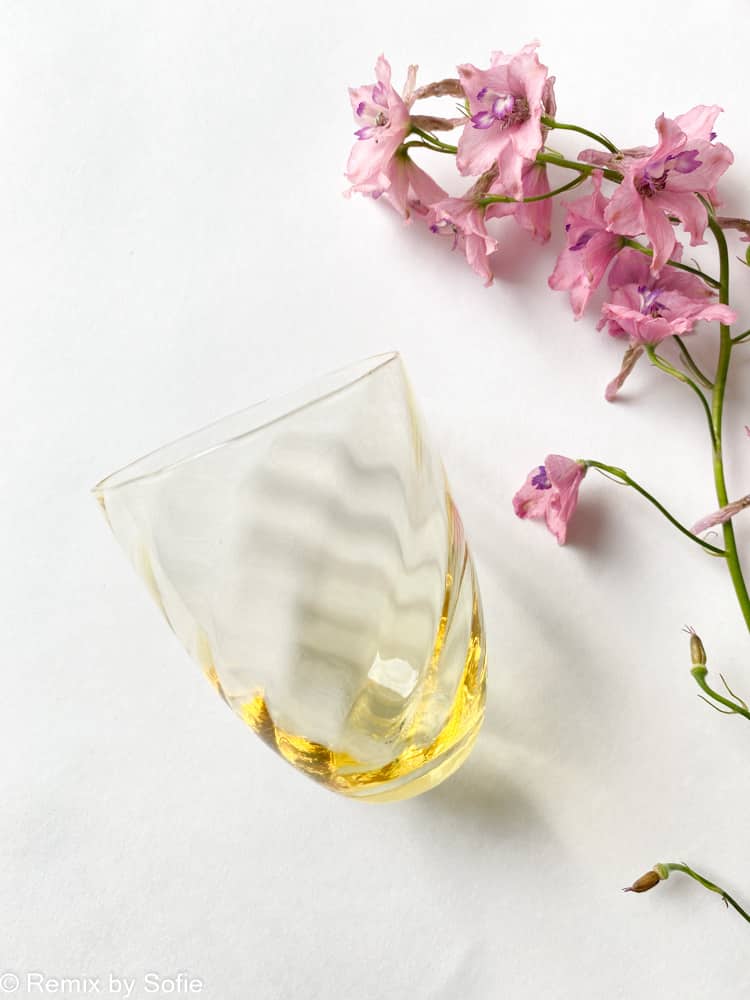 swirl glass in yellow, anna von lipa mix & match, swirl glass, wawe glass, harlequin glass, tumbler, water glass, drinking glass, drinking glass, anna von lipa glass, remix by sofie anna von lipa retailer,