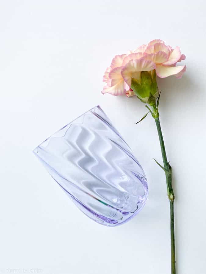 swirl glass in lilac purple, anna von lipa mix & match, swirl glass, wawe glass, harlequin glass, tumbler, water glass, drinking glass, drinking glass, anna von lipa glass, remix by sofie anna von lipa retailer,