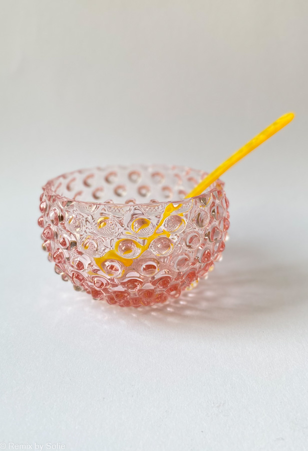 pink, anna von lipa, anna von lipa glass, anna von lipa hedgehog glass, tapas bowl, tapas bowl, bowl, hedgehog bowl, snack bowl, glass bowl, tapas bowl, remix by sofie, interior design