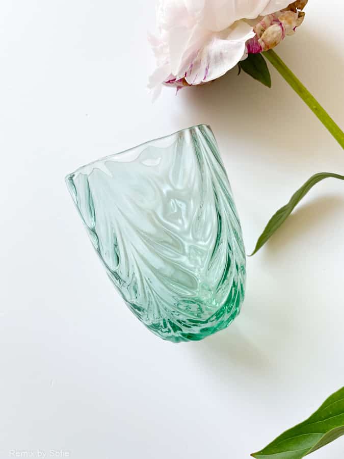 wawe i beryl, anna von lipa, Remix by Sofie, anna von lipa glass, mouthblown glass, handblown glass, glass, drinking glass, water glass, colored glass, mix and mattck glass, mix & mattck glass, tumbler, wawe glass, swirl glass, harlequin glass, spiral glass, bamboo glass, olive glass, table cover, anna von lipa glass, anna von lipa retailer