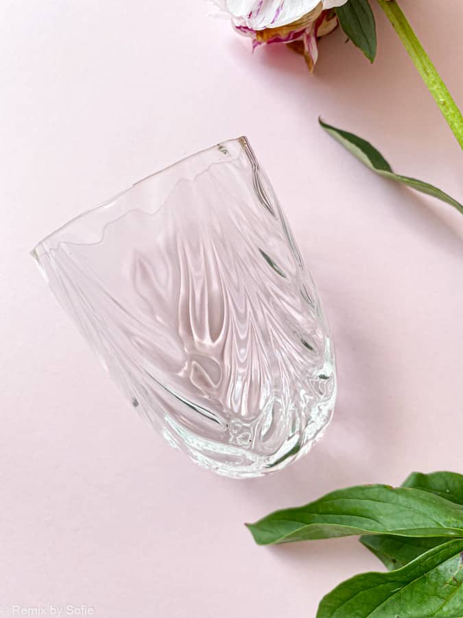 wawe in clear, anna von lipa, Remix by Sofie, anna von lipa glass, mouthblown glass, handblown glass, glass, drinking glass, water glass, colored glass, mix and mattck glass, mix & mattck glass, tumbler, wawe glass, swirl glass, harlequin glass, spiral glass, bamboo glass, olive glass, table cover, anna von lipa glass, anna von lipa retailer