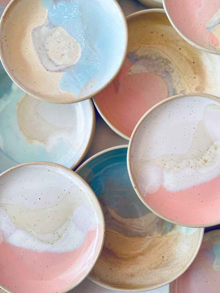 ceramic dinner plate and cake plates from the nature series in pink