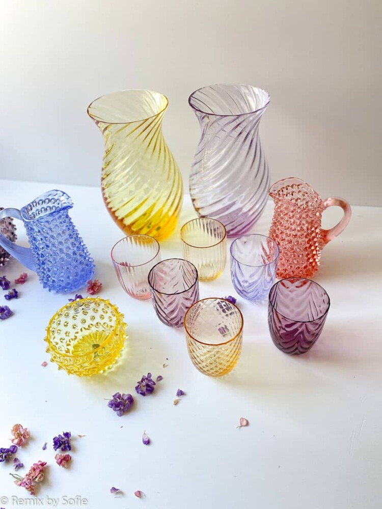 Anna von Lipa, swirl vase, mouth blown glass
