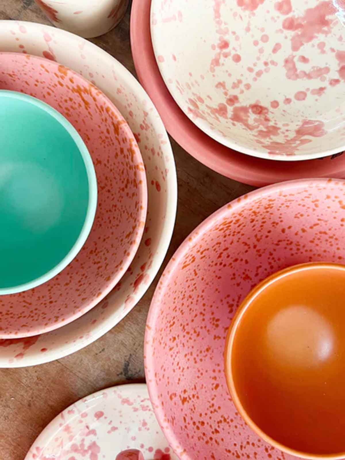 christian plate, confetti color rio, home decor, familiarna, remix by sofie, service, table setting, ceramics, handmade ceramics, plate, bowls