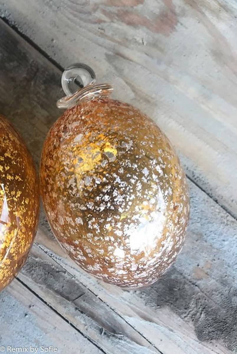 Easter eggs, Easter eggs, opal eggs, opal eggs, glass eggs, anna von lipa glass, opal Easter eggs, remix by Sofia.