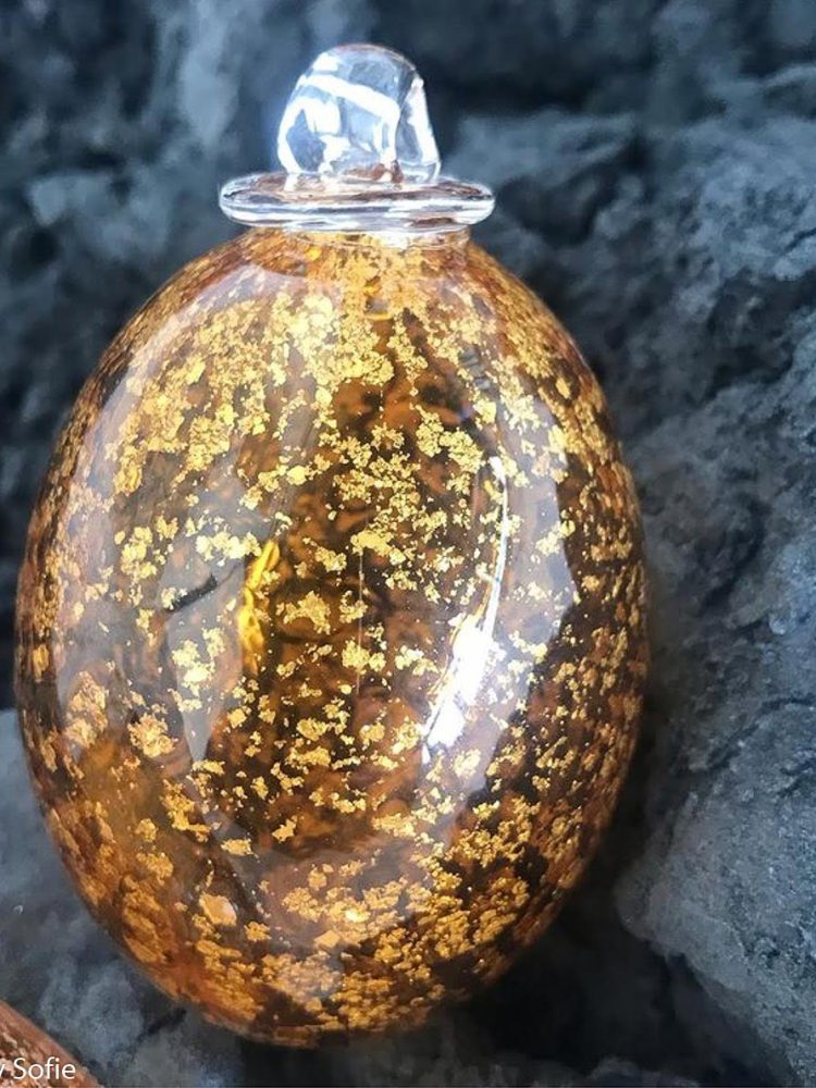 Easter eggs, Easter eggs, opal eggs, opal eggs, glass eggs, anna von lipa glass, opal Easter eggs, remix by Sofia.