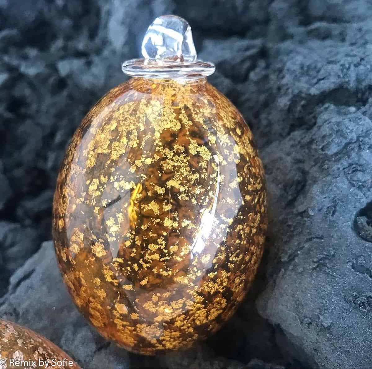 Easter eggs, Easter eggs, opal eggs, opal eggs, glass eggs, anna von lipa glass, opal Easter eggs, remix by Sofia.