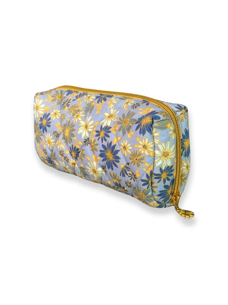 remix by sofie, mitomito, beauty, floral print, quilted make-up purse, make-up purse, make-up purse with floral print.
