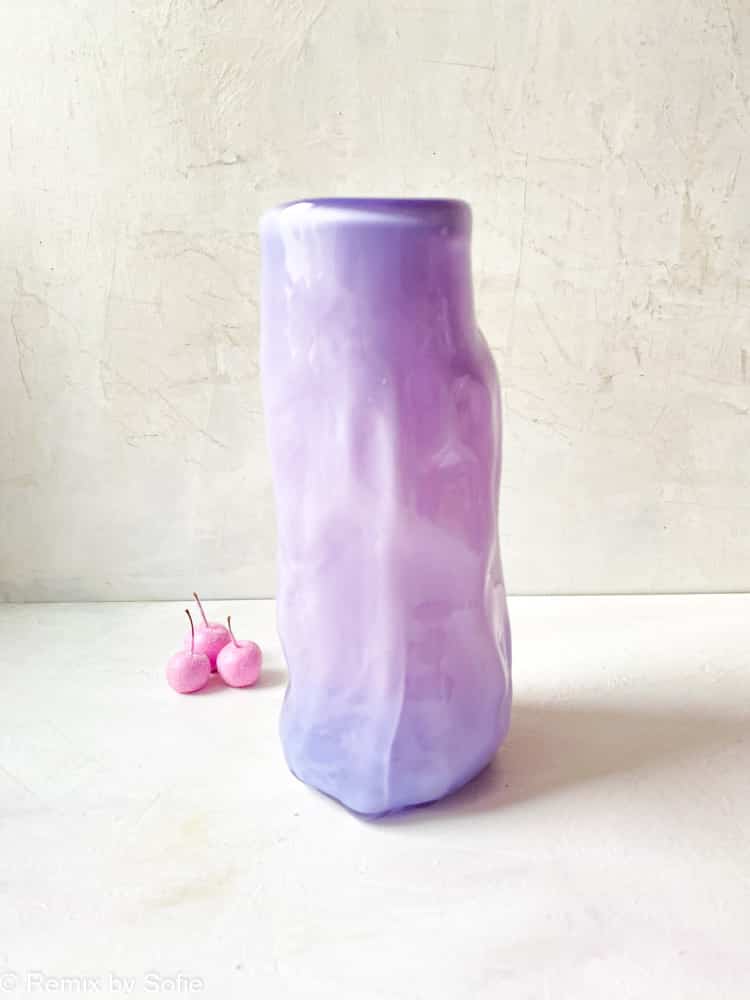 marie retpen, vase, vase with spots, curl vase, curly vase, handblown, small curl vase, cross curly vase, vase, flower vase, glass vase, vase in opal, mouth-blown glass, mouth-blown vase, curl vase, curl vases, marie retpen vases, glass puffs, boron cover, remix by sofie, flowers vase, vases, handblown glass, danish design unique vase, curly flower vase,
