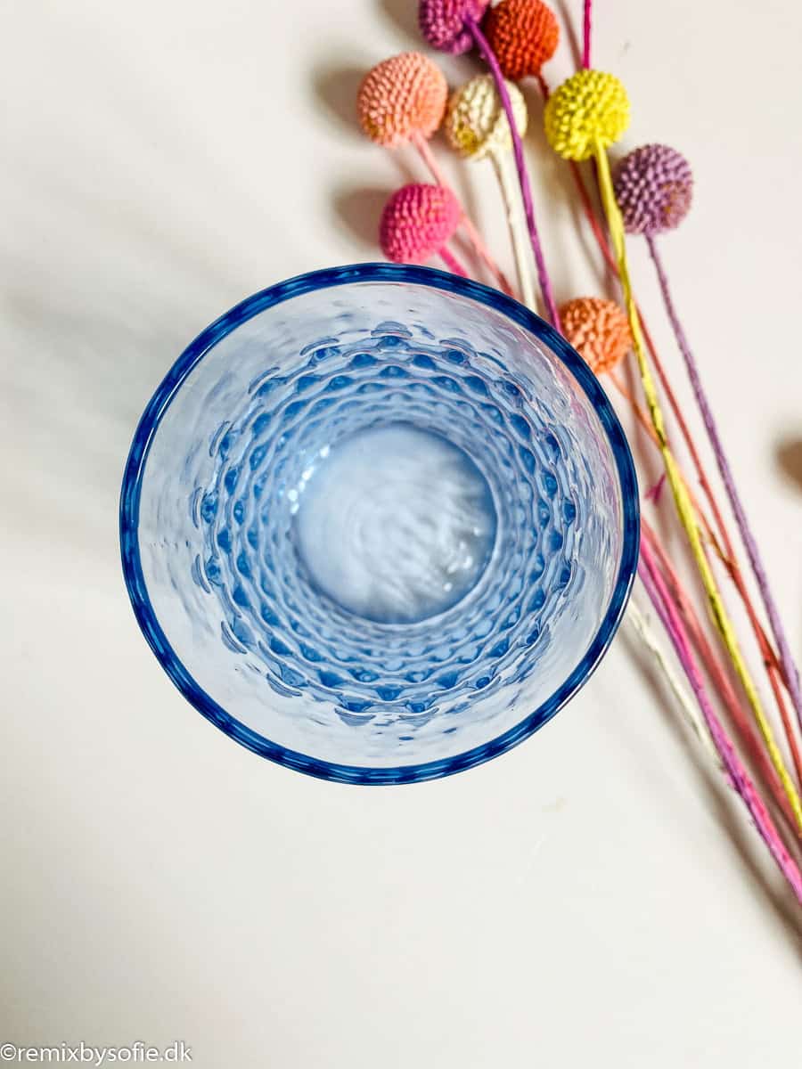 Anna von Lipa porcupine glass light blue