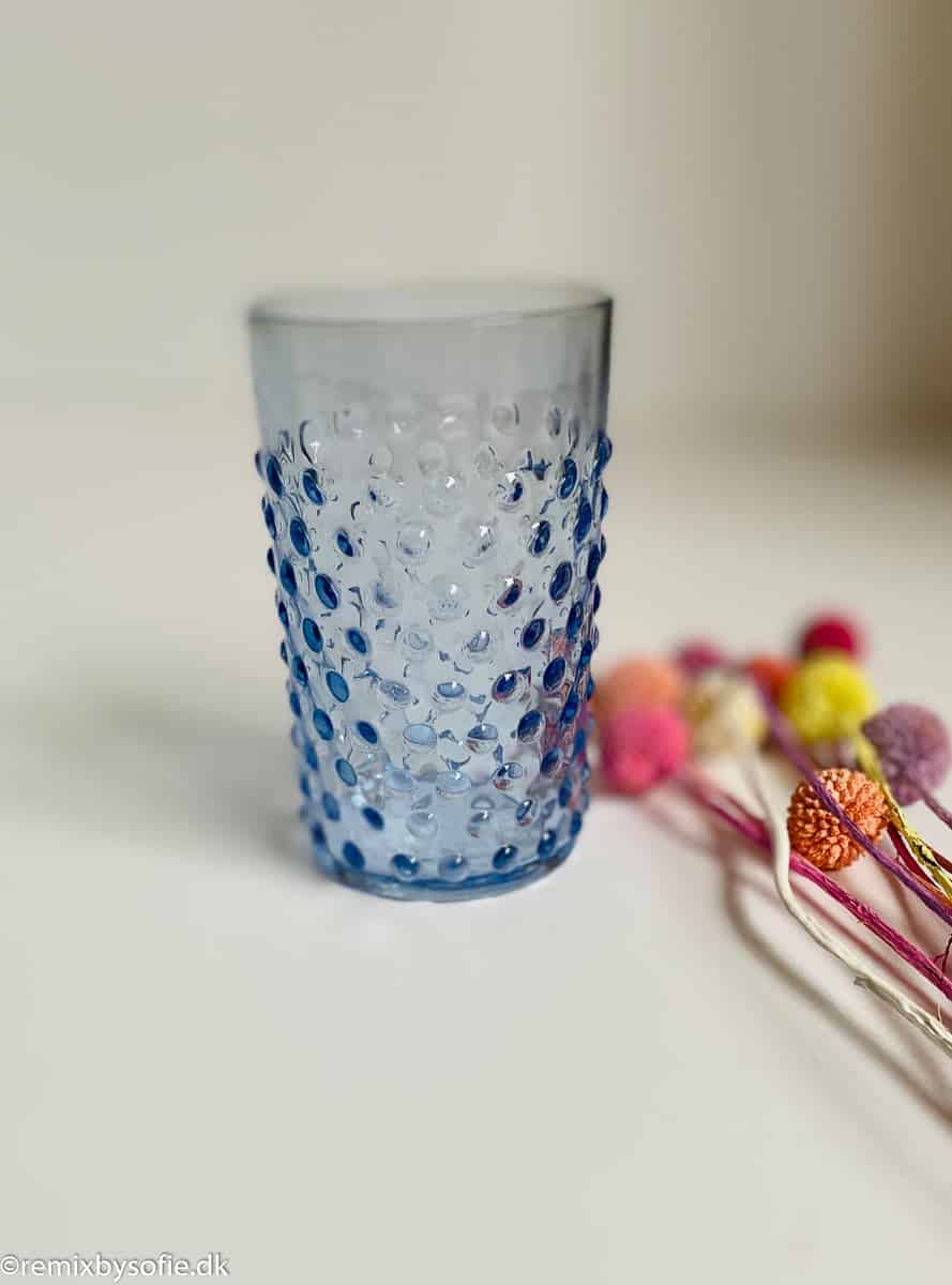 Anna von Lipa porcupine glass light blue