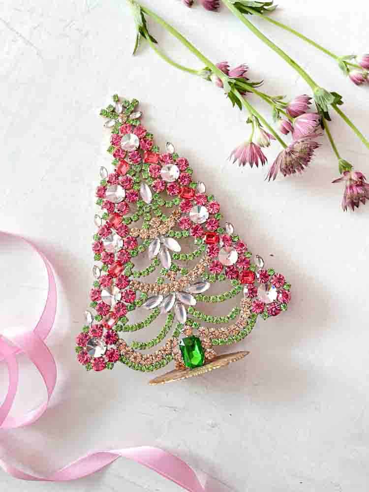 Christmas trees in rhinestone, rhinestone Christmas tree, rhinestone tree, Christmas tree in rhinestone, vintage Christmas tree, Christmas tree in vintage stone, vintage rhinestone, Christmas trees in stone, Christmas decorations,Christmas tree rhinstones,Christmas ornament, Czech christmastree, remix by sofie,rhinstensjul tree, christmas ornaments, vintage christmas, christmas tree from czech, czech christmas, glitter christmas, handmade christmas trees, christmas trees made in czech republic, remix by sofie