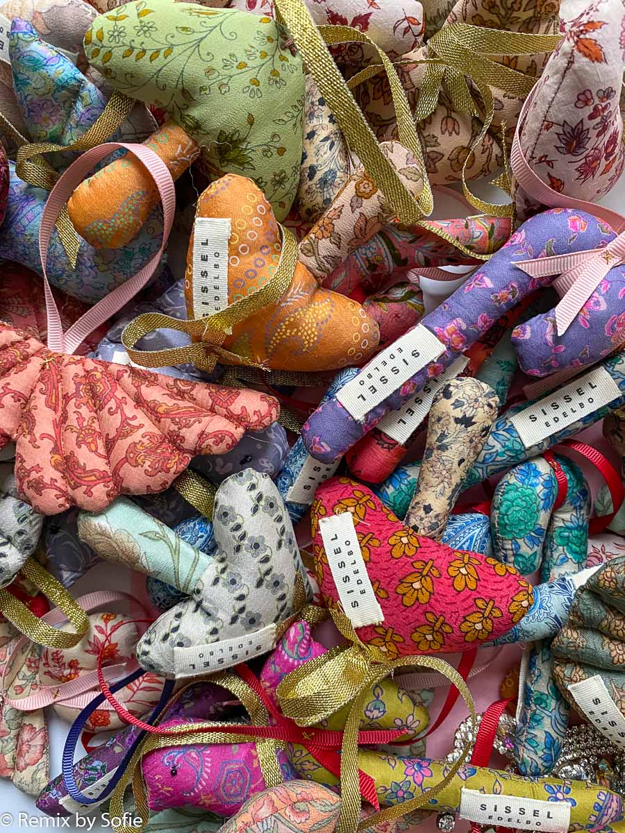 sissel noble bo, Christmas ornaments, silk Christmas ornaments, saris ornaments, Indian Christmas ornaments, silk heart, genbryúgs ornaments, sustainability