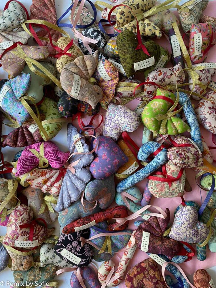 sissel noble bo, Christmas ornaments, silk Christmas ornaments, saris ornaments, Indian Christmas ornaments, silk heart, genbryúgs ornaments, sustainability