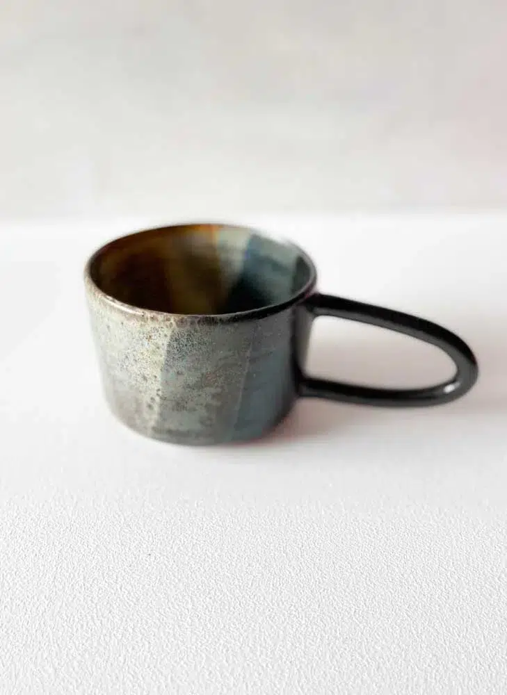 triné lise ceramic, grooved cup, cup, hand-turned cup, ceramic cup, tea cup, coffee cup, latte cup, cup with handle, triné lise ceramic, cappucino cup, stoneware cup, ceramic cup, mold,