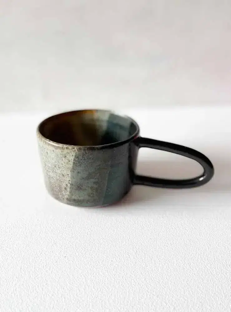 triné lise ceramic, grooved cup, cup, hand-turned cup, ceramic cup, tea cup, coffee cup, latte cup, cup with handle, triné lise ceramic, cappucino cup, stoneware cup, ceramic cup, mold,