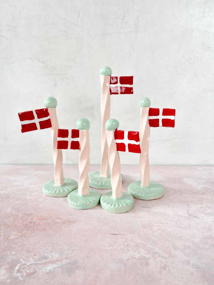 flags from the clay play, flags from the lions’ den, dandelions flags, ceramic flags
