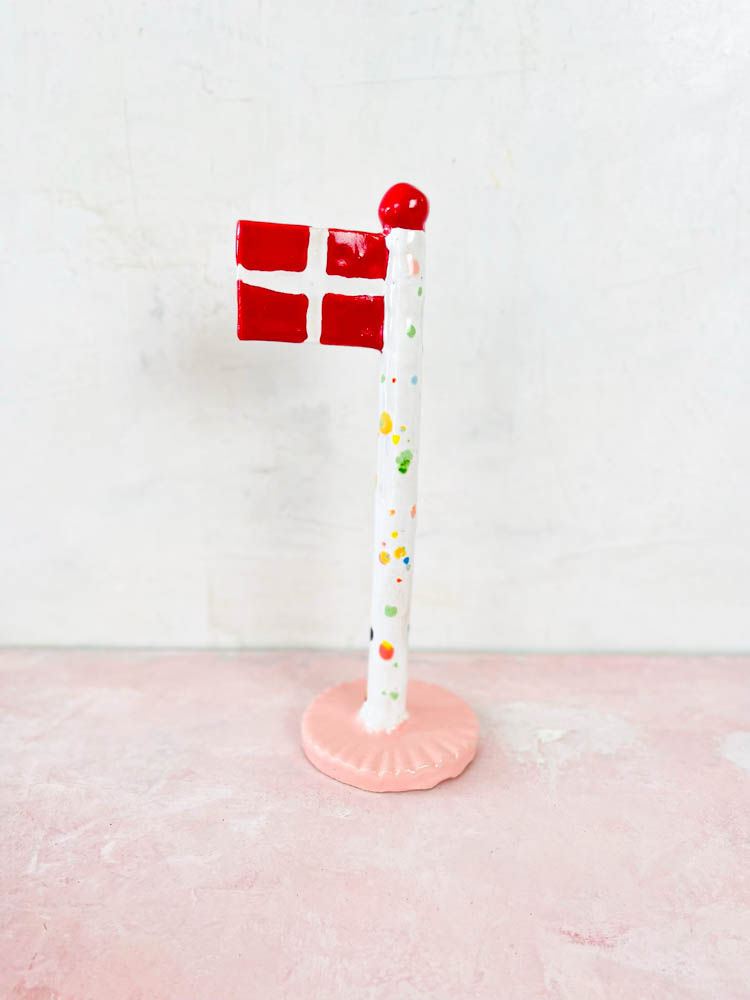 flags from the clay play, flags from the lions’ den, dandelions flags, ceramic flags