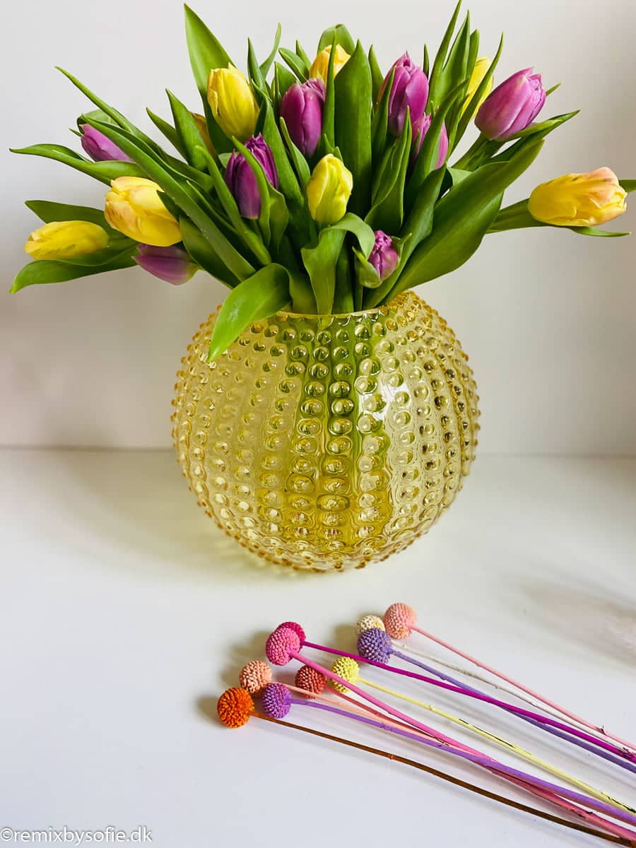 vase in hedgehog glass 24 cm in lemon anna von lipa