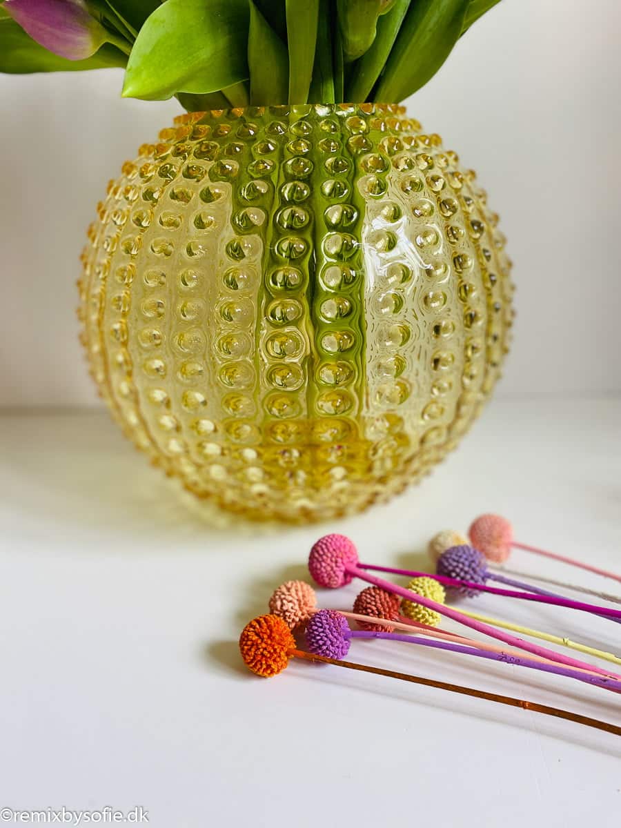vase in hedgehog glass 24 cm in lemon anna von lipa
