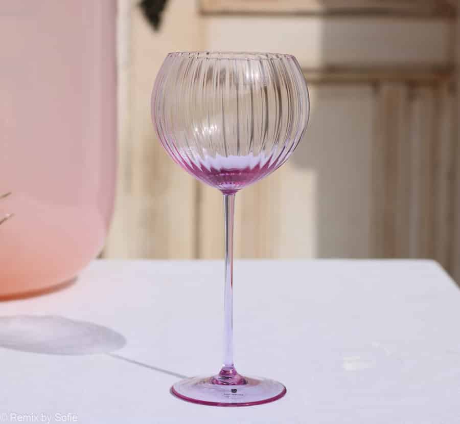 wineglass, handblown, light purple, neodymium glass, remix by sofie,anna von lipa wineglass, red wineglass, mouthblown wineglass, wineglass, lyon wineglass