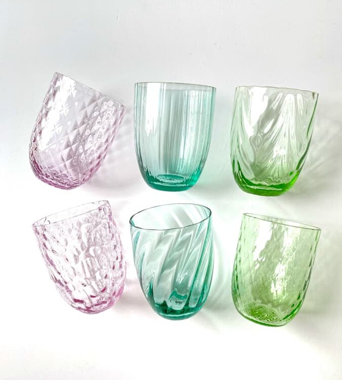 Anna von lipa, Remix by Sofie, Anna von lipa glass, handblown glass, handblown glass, drinking glass, water glass, colored glass, mix and mattck glass, mix & mattck glass, tumbler, wawe glass, swirl glass, harlequin glass, spiral glass, bamboo glass, olive glass, table cover, anna von lipa glass, anna von lipa retailer