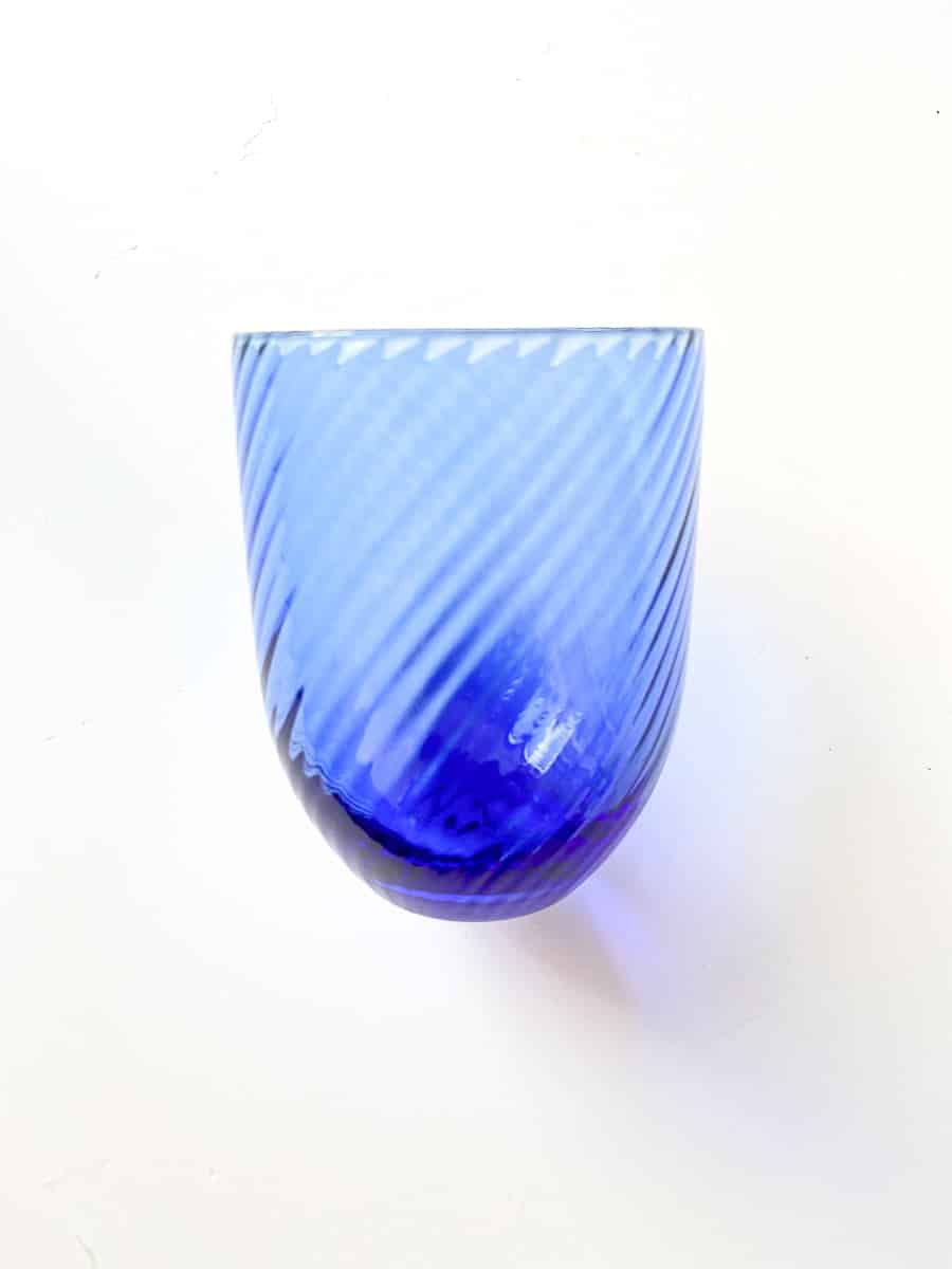 anna von lipa mix & match, swil glass, wawe glass, harlekin glass, tumbler, water glass, drinking glass, drinking glass, stained glass, interior, table setting, glass from anna von lipa