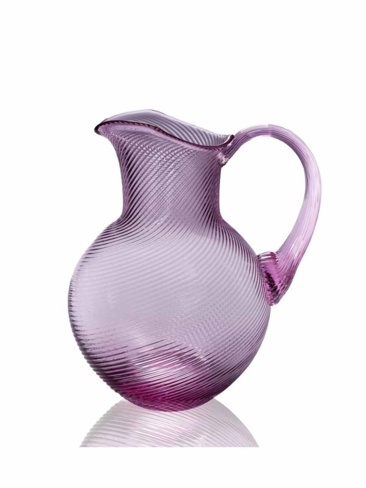 Anna von Lipa spiralling in purple
