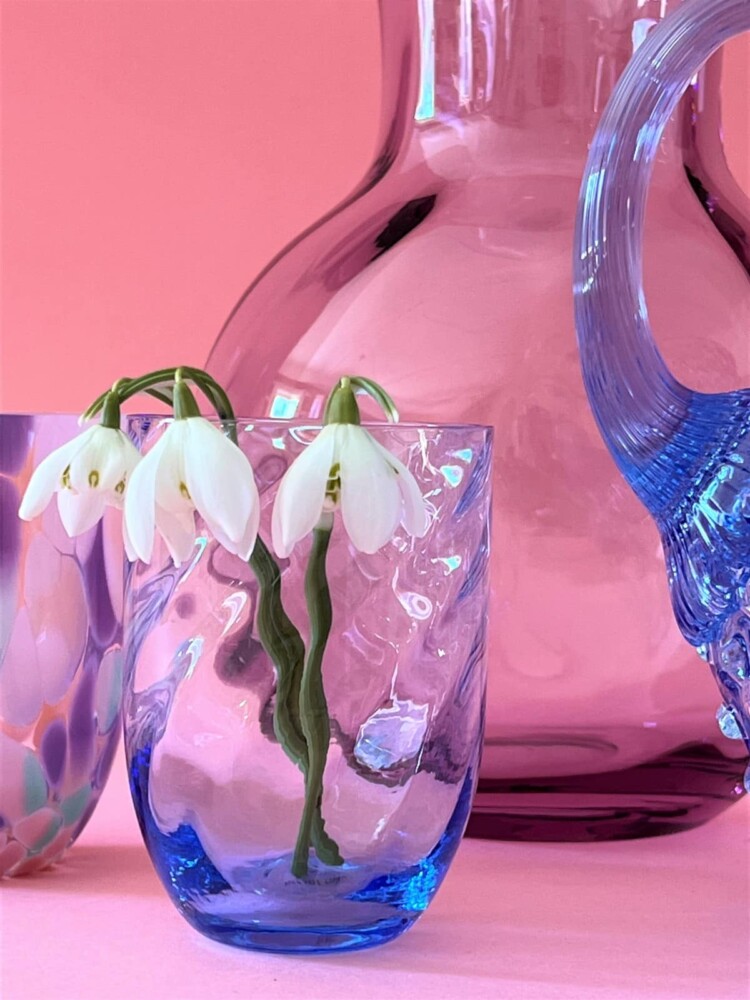 Anna von Lipa swirl glass in light blue
