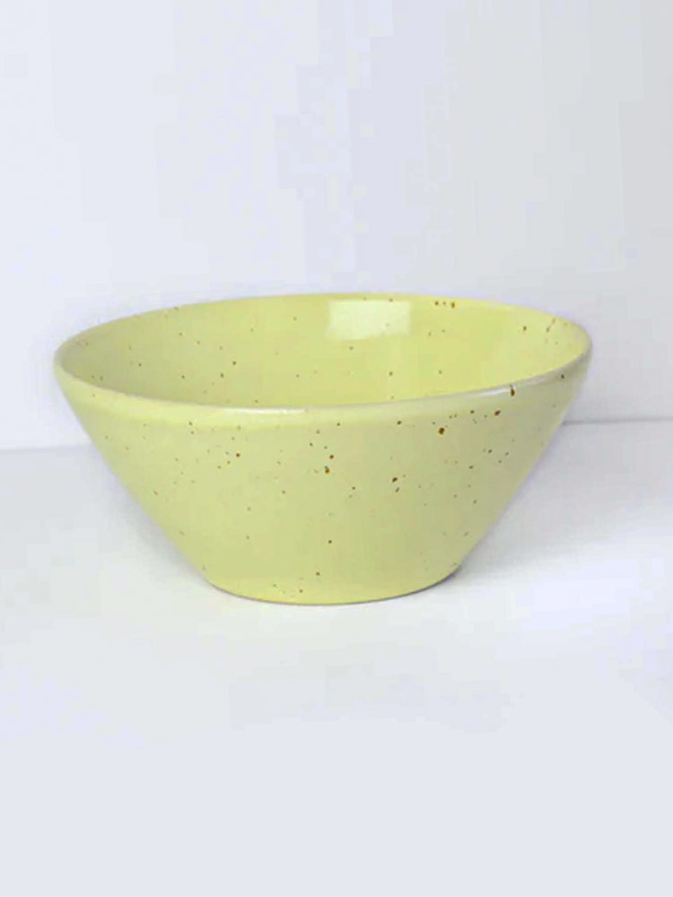 ceramic bowl, island bowl in ceramics in Bornholm's ceramic factory in light yellow
