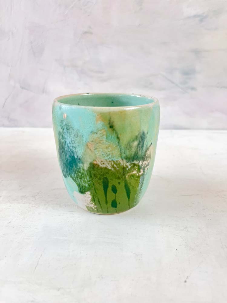 mugs, tea mugs, cups with handles, kermaik cups, handmade cups in ceramics, large selection of cups, cups from clay by tina marie, remix by sofie, mugs, cups