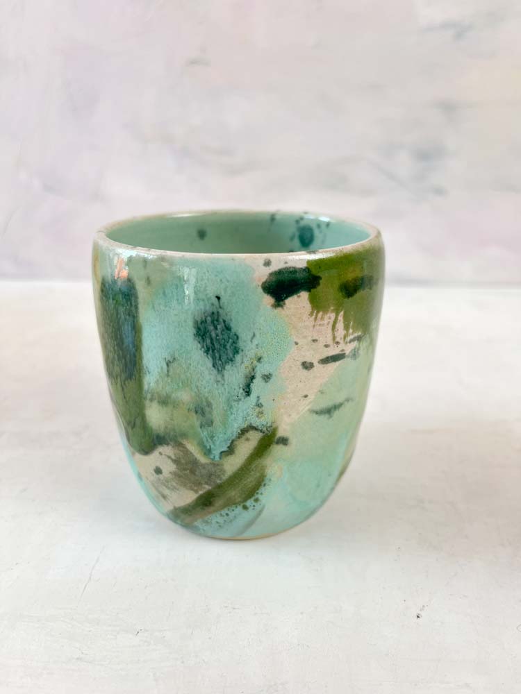 mugs, tea mugs, cups with handles, kermaik cups, handmade cups in ceramics, large selection of cups, cups from clay by tina marie, remix by sofie, mugs, cups