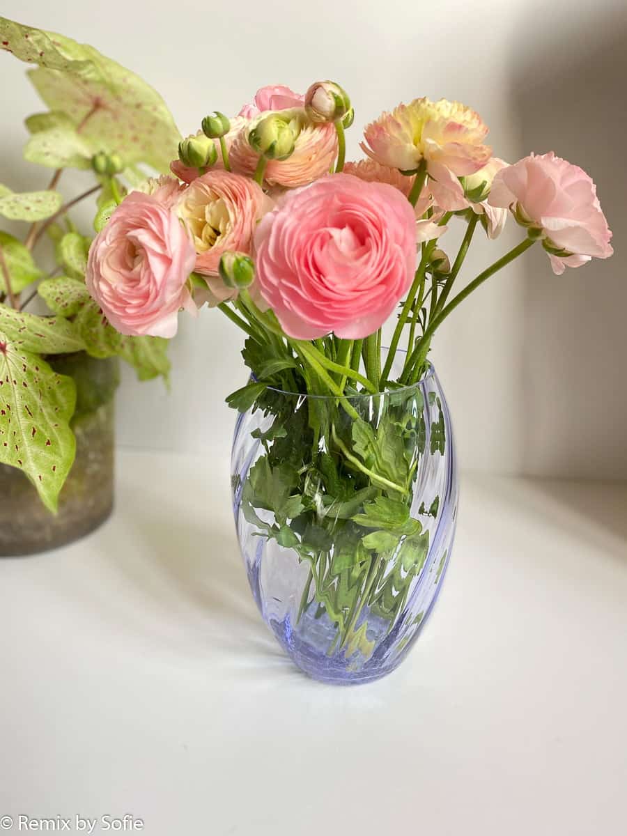Anna von Lipa, flowers vase, vase, flower vases, ellipse, twistes glass, swirl vase, swirl,