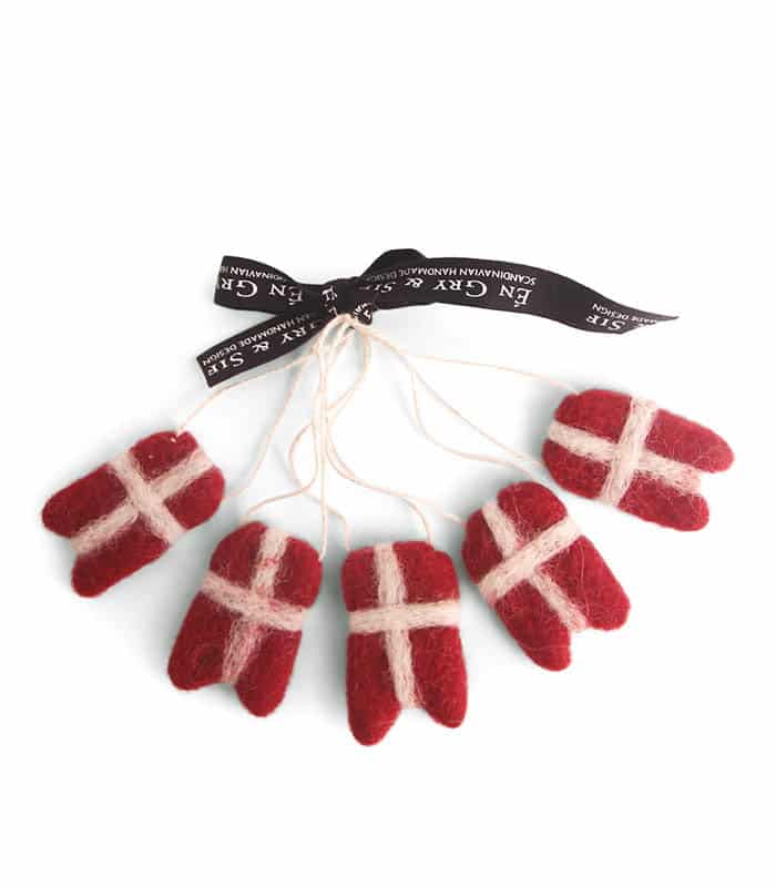 flags for branches, flags for the Christmas tree, felted Christmas gifts, Christmas tree ornaments, ornaments for Christmas trees, felt sponges, felt sponges, felted mushrooms,, sustainable Christmas, one pot & sif, one pot & sif, felt Christmas decorations, Christmas decorations in felt, felt from nepal