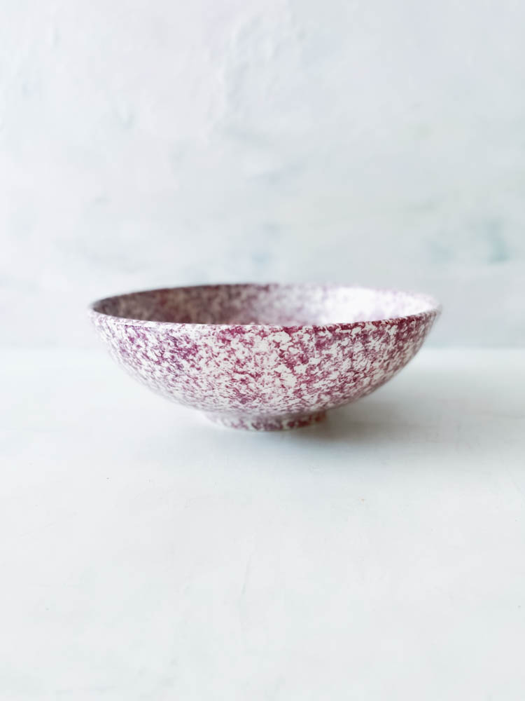 Shallow bowl, deep plate, granite lavender. purple plate, remix by sofie, familiarna, familiarna retailer, familiarns largest selection and best price, ceramics, handmade ceramics, Danish design, drill cover, handmade ceramics, ceramics with stains.