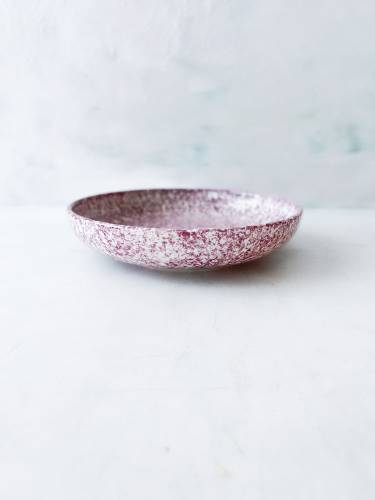 Shallow bowl, deep plate, granite lavender. purple plate, remix by sofie, familiarna, familiarna retailer, familiarns largest selection and best price, ceramics, handmade ceramics, Danish design, drill cover, handmade ceramics, ceramics with stains.