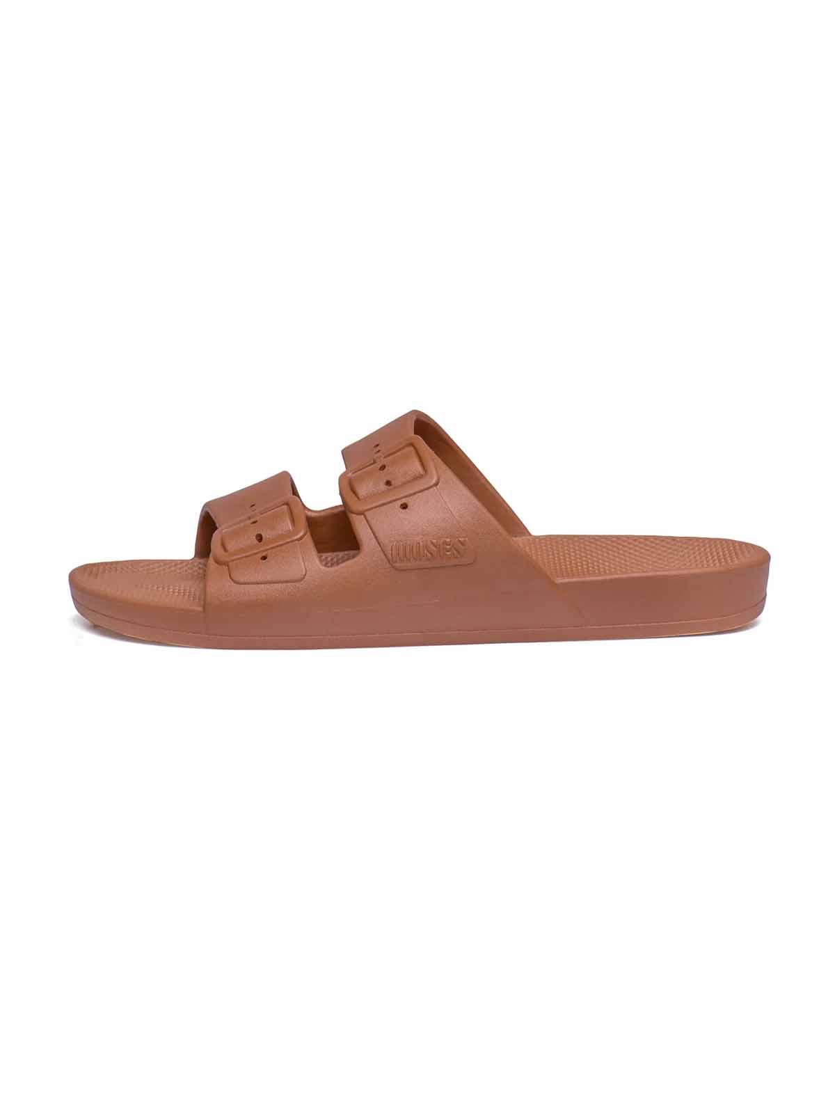 remix by sofie, freedom moses, sandals, recycled plastic sandals, recycled plastic, sustainable fashion, flip flops.