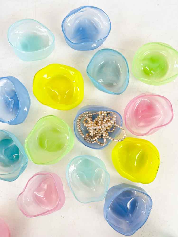 glass blow jewelry bowls, glass bowl for nips, remix by Sofia