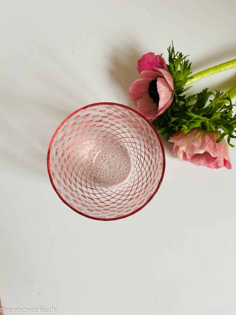 Harlequin tumbler in pink Anna von Lipa