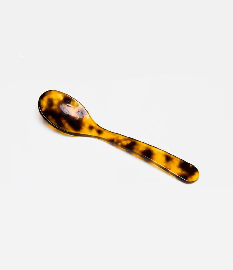 Egg spoon, home sohne, g.f home sohne, G. F home Schöne, spoon plastic, eggshell, breakfast table, tableware, cutlery, remix by Sophie, spoon, spoon, tortoiseshell, acrylic glass, eggshell.