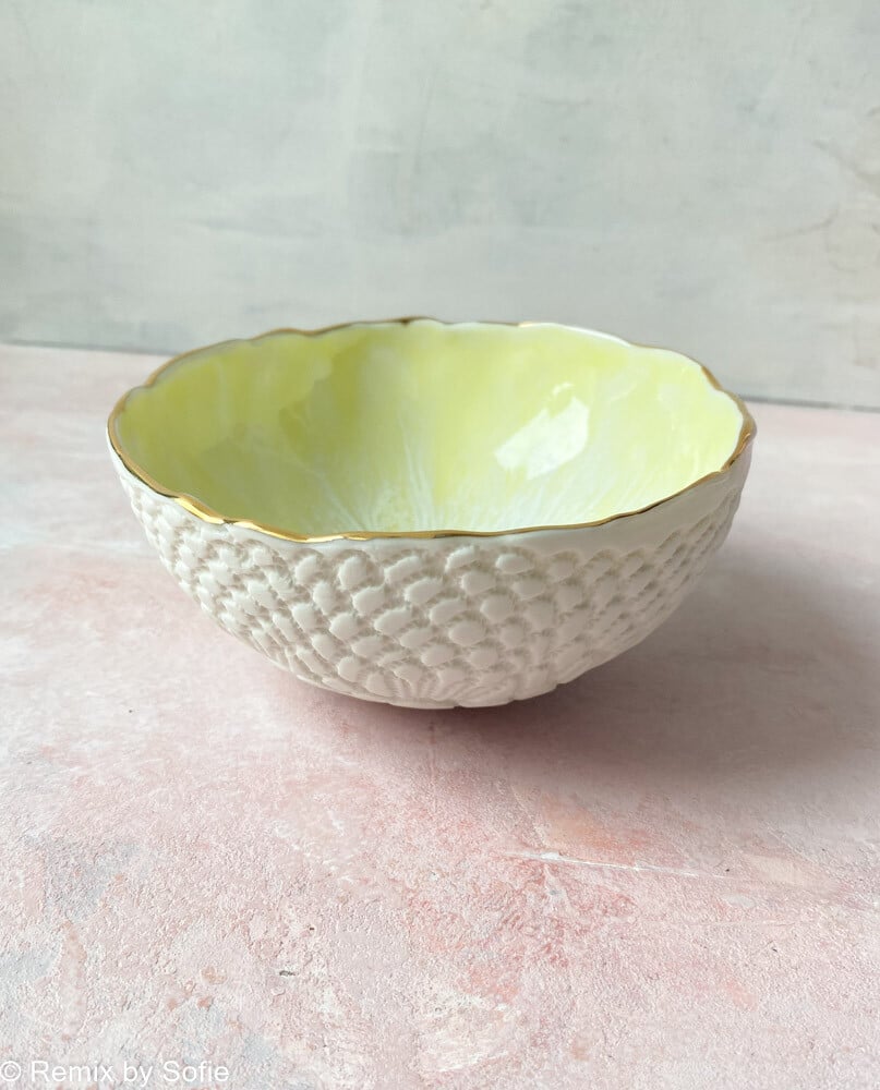 small jewelry bowl, small jewelry bowl, porcelain bowl, bowl in pastel colors, creamy by mirabella, remix by sofie,